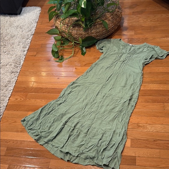 beachlunchlounge Sage Green Maxi Dress - Picture 1 of 7